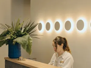 나인 닷츠 아조레안 아트 부티크 호텔