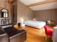 Les Terrasses de Castelnau Hotels near CIRAD