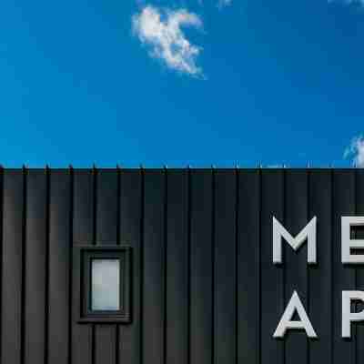 Met Apartments Hotel Exterior