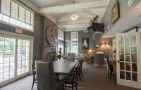 The Sand Hill Inn Hotels in Delavan