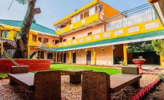 La Courtyard
