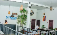 ShiCo Transit Hotel - Inns
