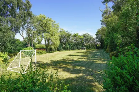 Rentmyspahome with Swimming Pool Hottub and Sauna Отели в г. Отон