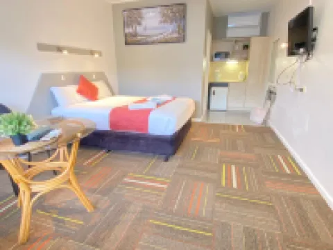 Cobb Inlander Motel Hotels in Hay