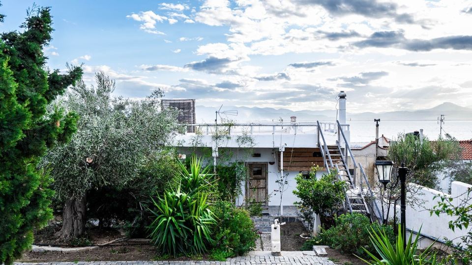 Maison de Yaya at Heraion Lagoon