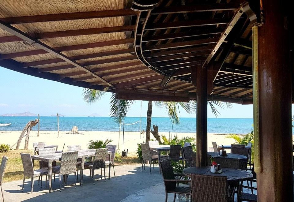 2. 루완사 비치 리..