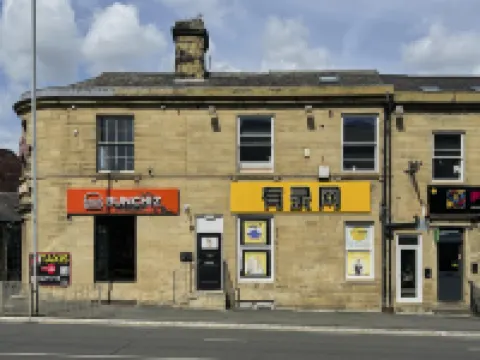 BV Royal Comfy Studiosuite Queensgate Huddersfield