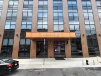 42 Hotel Williamsburg Hotel in zona Excel Rain Man