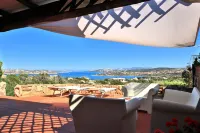 COTTAGE SMERALDA -5pax w/private jacuzzi terrace and shared Pool Seaview