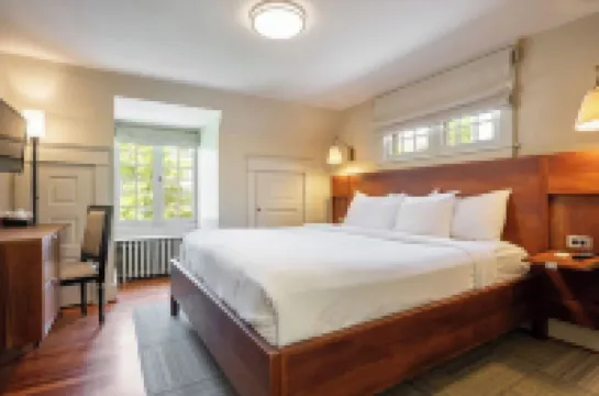 โอ๊คเฮิร์สต์อินน์ ที่มหาวิทยาลัย