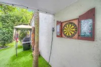 Sunny Florida Escape: Private Heated Pool, Hot Tub, Putting Green, Beach Nearby!