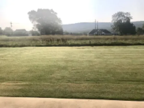 Looking for a fantastic home that is well-stocked? Look no further!