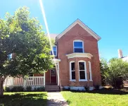 Historic Western Oasis w/AC & Parklike Backyard Hotel a Las Animas County