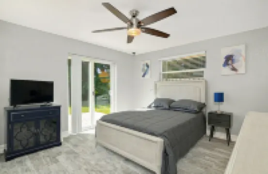 4 Bedroom house just 3 minute drive from Naples beach