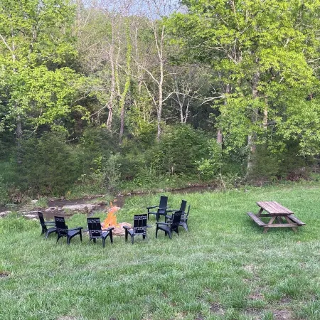 Barn by The Creek- Barn turned bnb in Eminence; sleeps 10