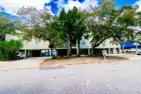 Blue Wave Retreat in Heart of Myrtle Beach Boardwalk附近的飯店