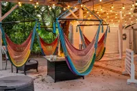 Spacious Outdoor Kitchen and Cozy MIL Suite - Charming Tiny Home