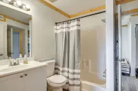 Charming Haven - WiFi, Air Conditioning, Close to Beaches Hotels in Garden City