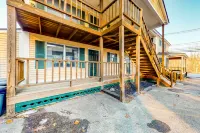 Cozy Studio Condo with Great Location, WiFi & Kitchenette Hotels in Ludlow