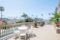 Charming Coastal Retreat with Pool and Garden Views - Inviting Oasis