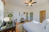 Cozy Outdoor Space and Fast Wifi - Charming Affordable Retreat