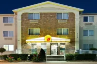 Super 8 by Wyndham Plano/Dallas Area Hotels in Plano