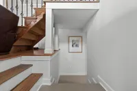 Charming Springfield Escape with Outdoor Deck - Cozy Tranquil Retreat Hotels in North Springfield