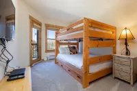 Mountain Views and Outdoor Hot Tubs - Spacious Alpine Escape