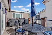 Charming Courtyard and Gourmet Kitchen - Beautiful Coastal Escape