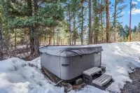 Lake Town Vacation Retreat - Hot Tub! - 2つ星