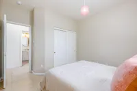 Private Pool and Spa in Serene Desert Community - Stylish Oasis