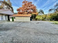 Elegant Duplex with Exclusive Amenities - Charming Historic Retreat