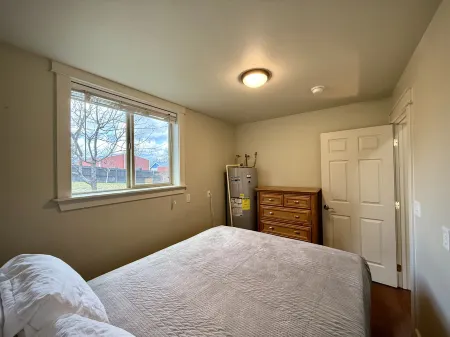 Charming Cottage with Outdoor Kitchen and Sauna - Inviting Retreat