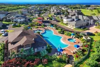 Elegant Condo with Mountain View and Community Pool - Luxurious Escape