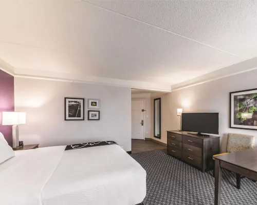 La Quinta Inn & Suites by Wyndham Austin Airport Hotels in Austin