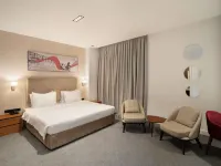 Ramada Hotel & Suites by Wyndham Erbil 32 Park Hotels in Erbil