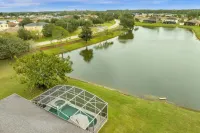 Screened Pool and Game Room with Family Amenities - Elegant Retreat Hotels in Osceola County
