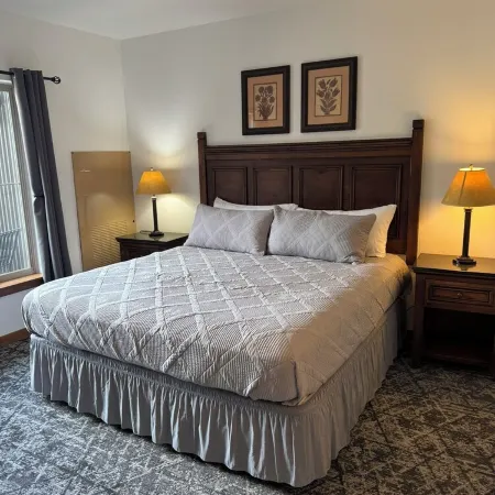 Shared Roof Top Hot Tub Silver Mtn Adjoining Studio Also Available Separately