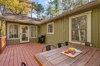 The Emerald cabin W/ Hot tub, lake, Fire pit, 4 min to Bryce Resort