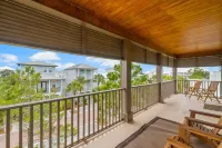 Beach House with Bikes and Outdoor Seating - Spacious Coastal Haven Hotels in Rosemary Beach