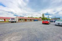 Budget Inn by OYO Natural Bridge I-81 - parking