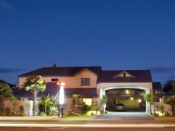 Aquarius Motor Inn