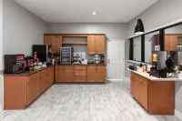 Ramada by Wyndham Kenner/New Orleans Airport South - breakfast