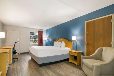 Econo Lodge Branson Theater District Hotels in Branson Township
