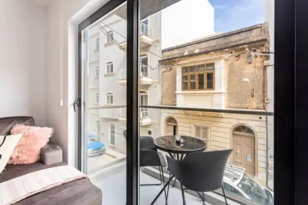 St Angelo Boutique Living Отели рядом с достопримечательностью «Saint Julian's Tower»