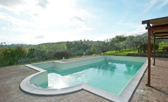 Farmhouse in Giano Dell'umbria with Hot Tub, Swimming Pool