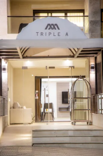 Triple A Hotel Apartments Hotel di 