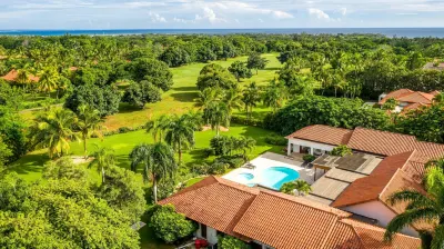 ラグジュアリー カサ デ カンポ ヴィラ フォー アップ トゥ 12 ピープル のホテル