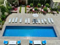 Aitch Boutique Hotel - an Lih Hotel - Kolam Renang