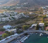 Galini Rooms & Apartments Syros فنادق في Posidhonia